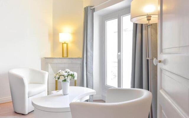 SERRENDY Heart of Cannes 2 minutes Croisette 5 minutes Palais