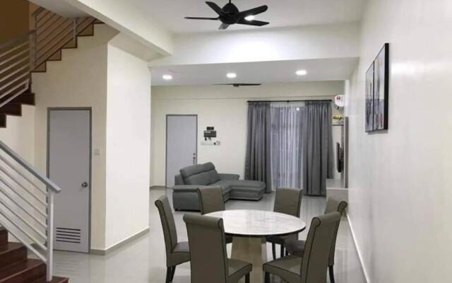 KS 80 Homestay (15pax)4R3B ~WiFi~ near Jetty