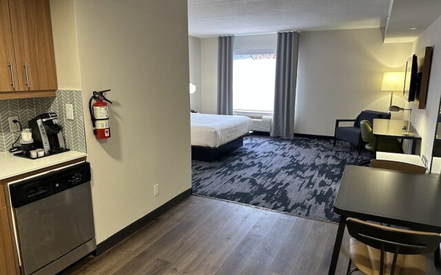 Newmarket Hotel & Suites