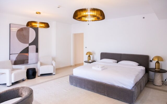 Lux 5BR Townhouse in Balqise Residence