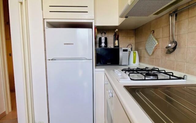 Fornari 48 Comfortable Flat