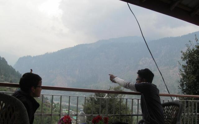 Manali top Inn & Cafe