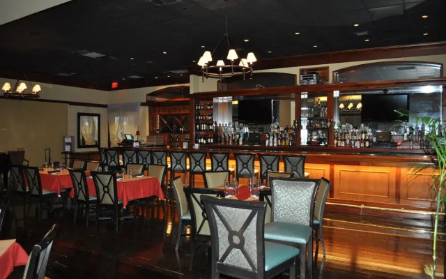 Carriage House Hotel