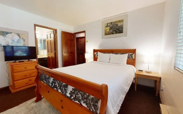 Snowflower 20 Pet-Friendly, Spacious Corner Unit With Great Complex Amenities by RedAwning