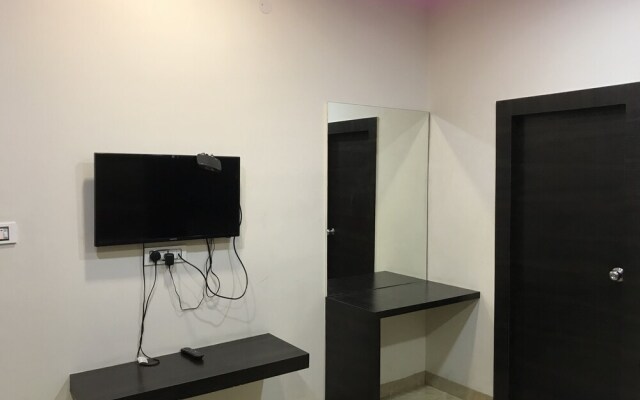 OYO 27864 Hotel Samrat