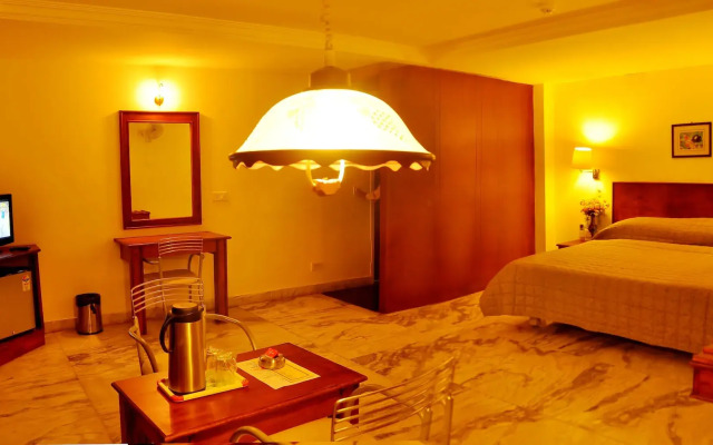 Nayagara Hotel