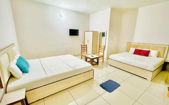 OYO 28196 Hotel Corbett Radiance