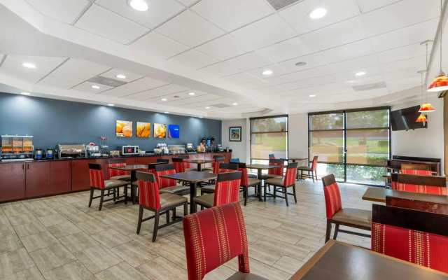 Comfort Suites Atlanta Airport