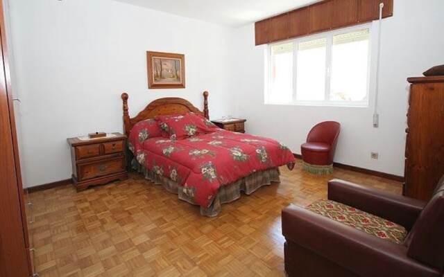 Apartment - 4 Bedrooms with Sea views - 107766