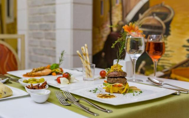Royal Dragon Hotel – All Inclusive