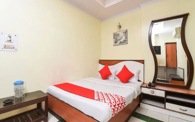 OYO 15835 Hotel City Palace