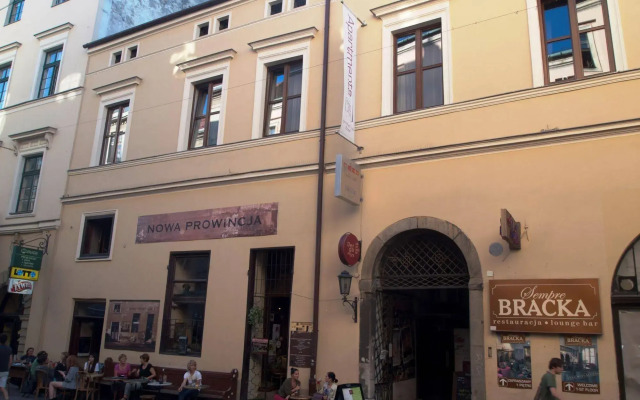 Pergamin Apartments