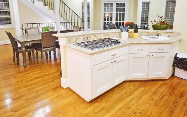 3Bdrm 3.5Bath 9Beds - Museum Parks Zoo
