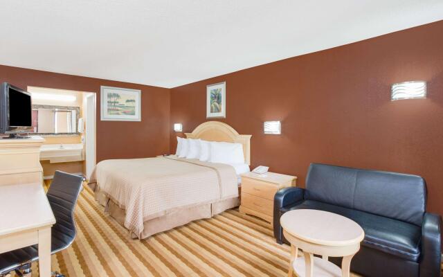 Columbus Inn and Suites