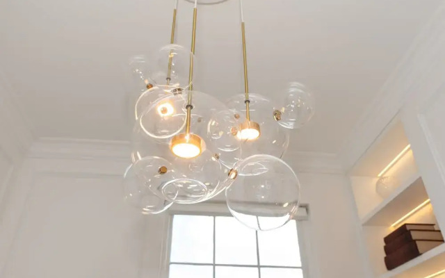 Elegant and Bright 3-bed Flat Near Sloane Square