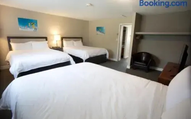 Premier Mountain Lodge and Suites