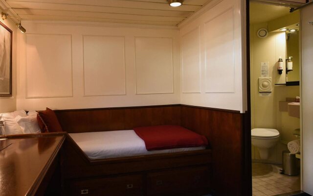 Invicta Ribeira Boat Hotel