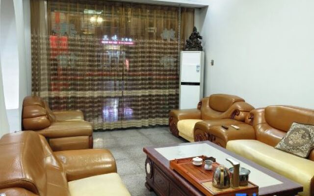 Dizi Business Hotel