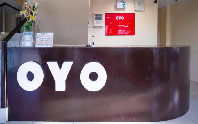 Vaccinated Staff - OYO 525 Mlin Dormitel