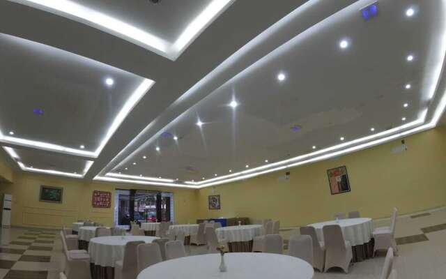 Anaya Hotel and Ballroom