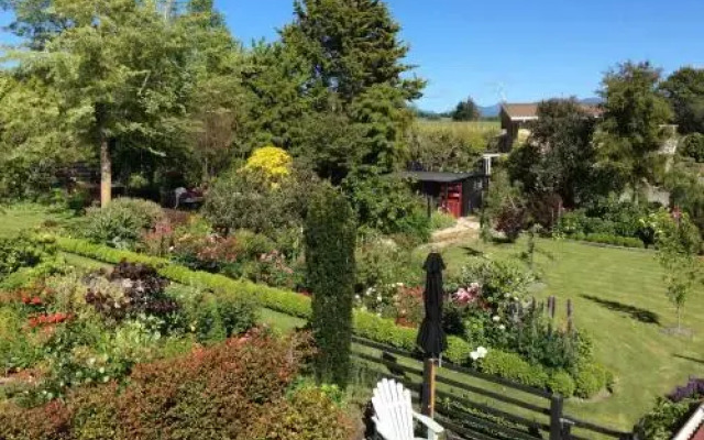 Tasman Village Cottage
