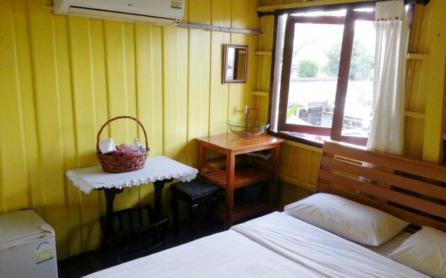 Baan Bua Homestay - Hostel