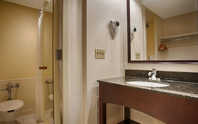 Old Colony Inn Alexandria