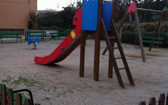 Oasis Close Barcelona Pool Tennis Beach