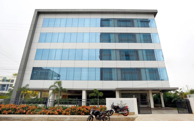 Fabhotel Syberitic Suites
