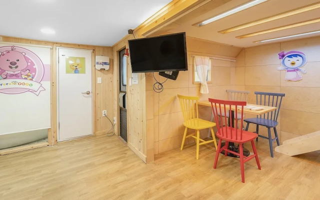 Chuncheon Jayooinui Spacaravan