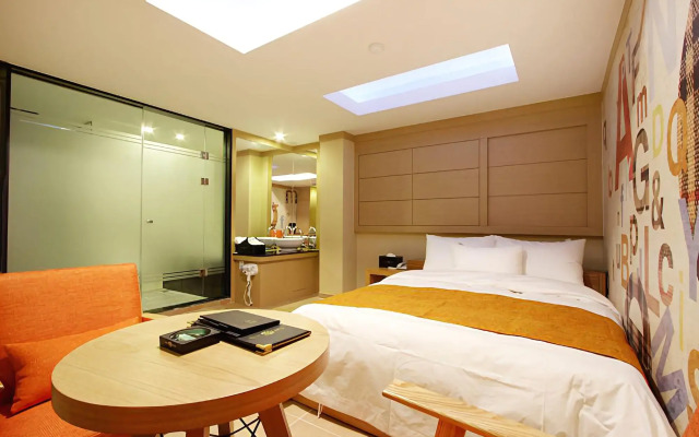 Orsay Business Hotel