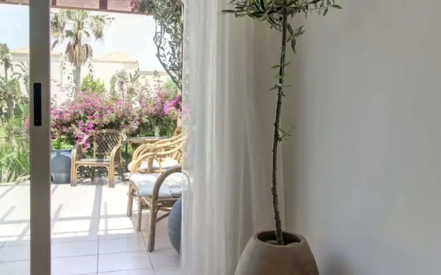 Villa Elias 1BR Upper Apt with Pool