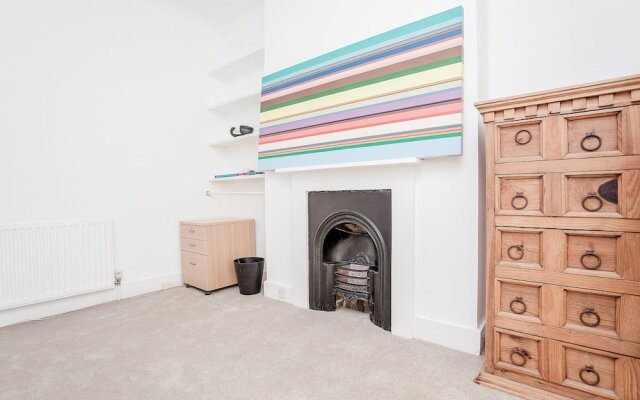 Elegant Victorian 3 Bed Home near Hammersmith