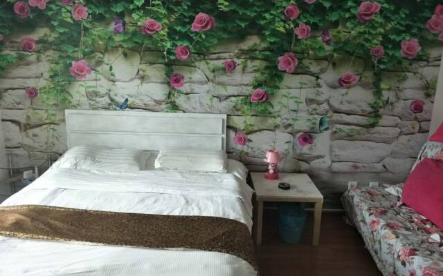 Dalian Yijia Apartment