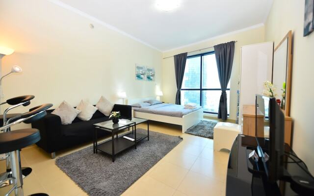 Silver - Modern Studio with lake view