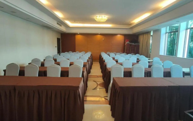 Haikou Weihao Hot Spring Hotel (Provincial Government Riyue Square)