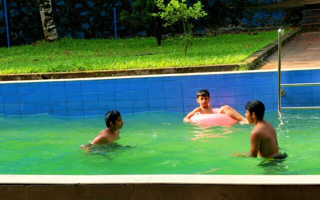 Aruvi resort Munnar