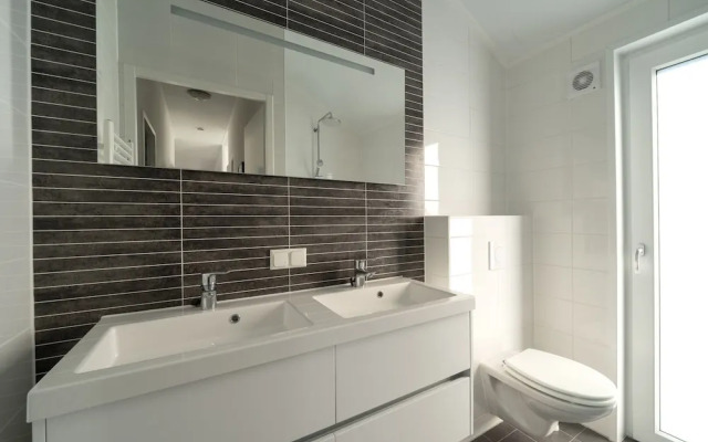 Comfortable Chalet With Microwave, Near Efteling