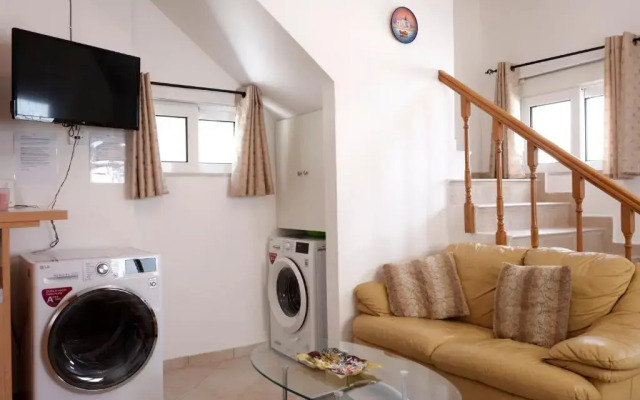 Haraki Beach Mediterranean Retreat