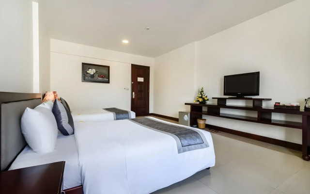 Hue Crown Boutique Hotel