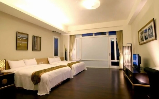 Sun Moon Lake Karuizawa Villa B&B