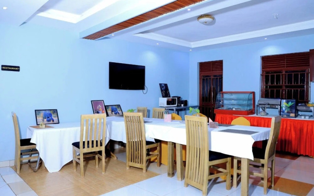 Buddiez Platinum Hotel