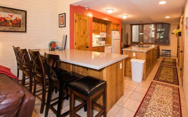 Park Avenue Upgraded 2 Bedroom Condominiums