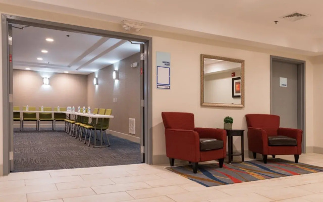 Holiday Inn Express Hartford – Newington, by IHG