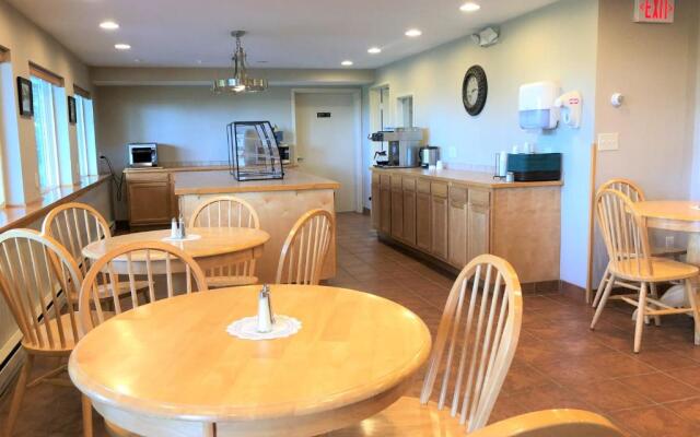 Atlantic Eyrie Lodge