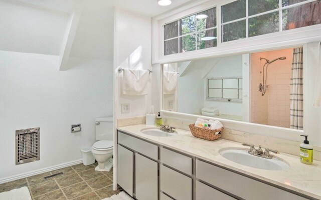 Stunning Getaway in Lake Arrowhead!