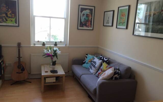 Bright, Modern 1- Bed flat in Camden