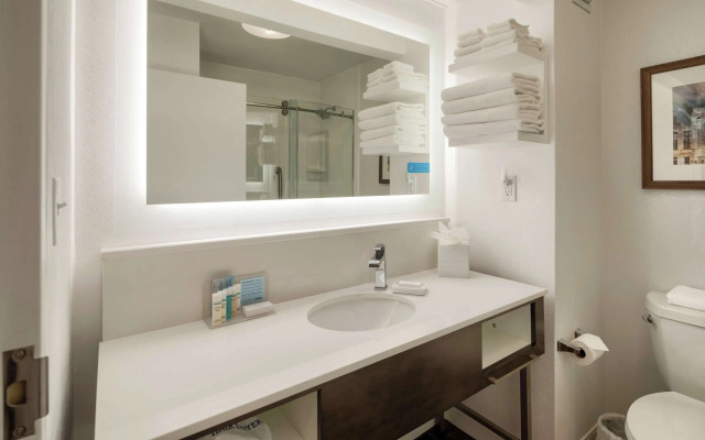 Hampton Inn Louisville - Northeast