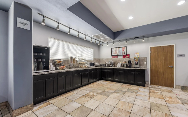 Best Western Plus Sand Bass Inn & Suites