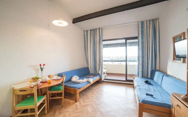 Maeva Le Port-les Hébrydes